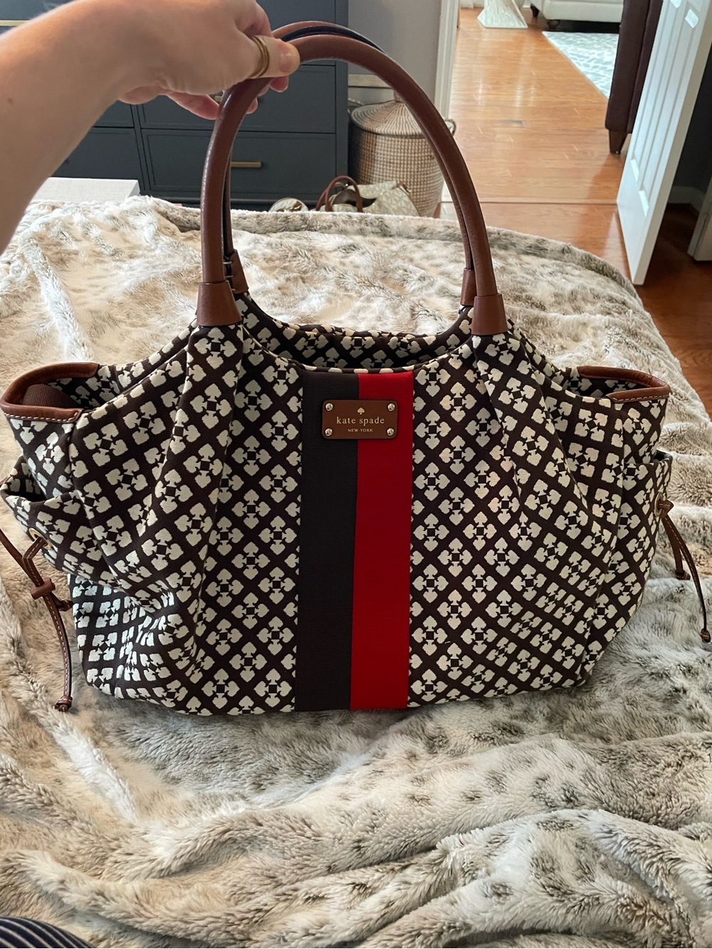 ♠️Kate Spade♠️ Black & White Diaper Bag with Red and Tan Accents & Changing Pad - Picture 3 of 10